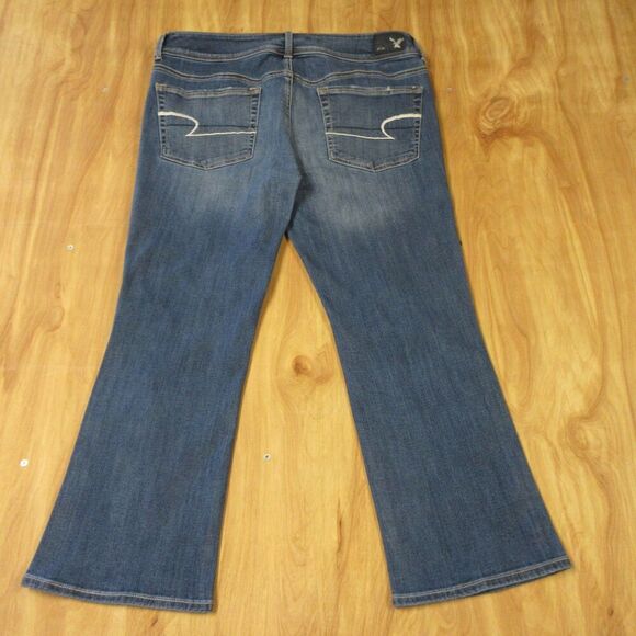 AMERICAN EAGLE Kick Crop Ripped Jeans Womens Sz 14 Distressed Stretch Blue Denim - Picture 9 of 16